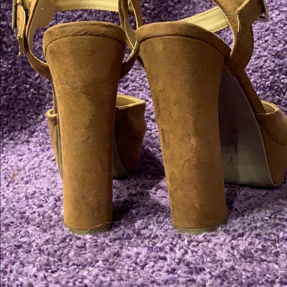 Suede platform heels - Picture 3 of 3